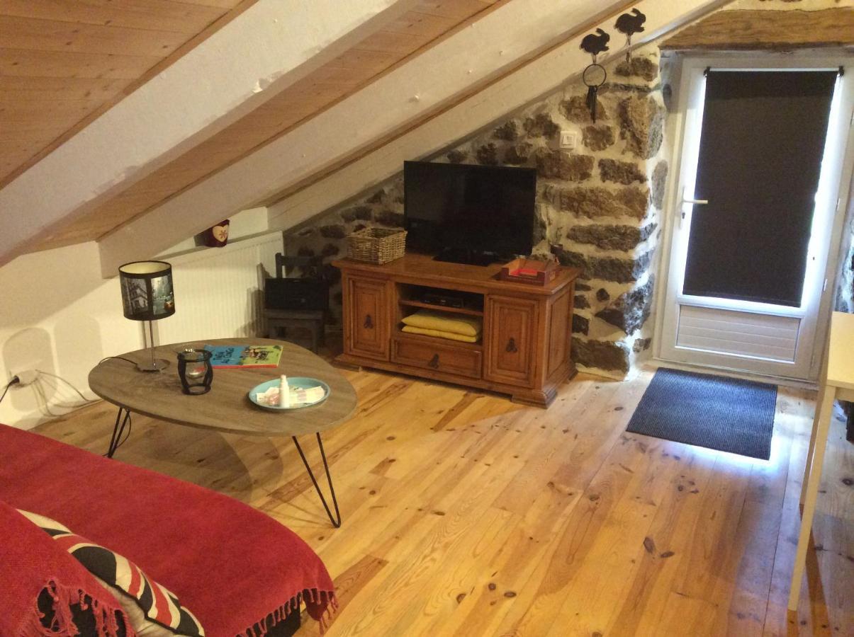 Le Carre Gourmand Villa Le Chambon-sur-Lignon Exteriör bild