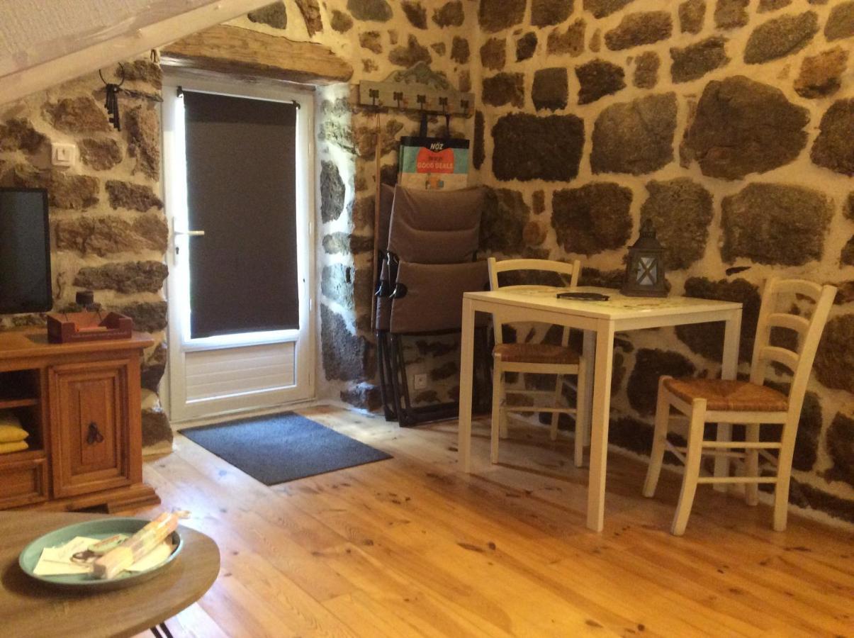 Le Carre Gourmand Villa Le Chambon-sur-Lignon Exteriör bild