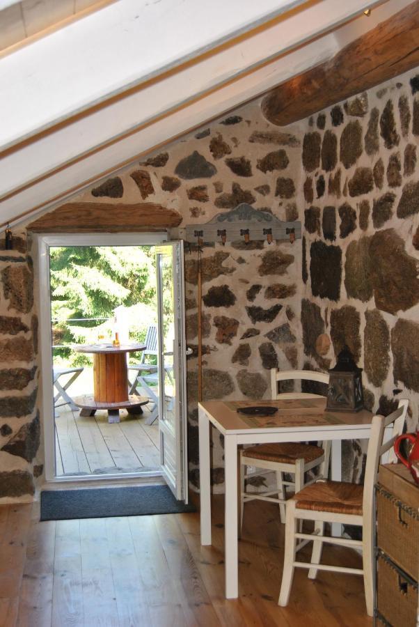 Le Carre Gourmand Villa Le Chambon-sur-Lignon Exteriör bild